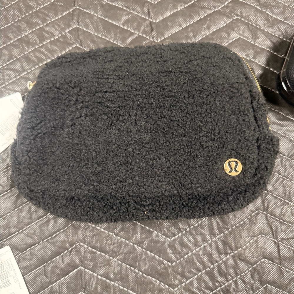 lululemon athletica Black Fleece Bag